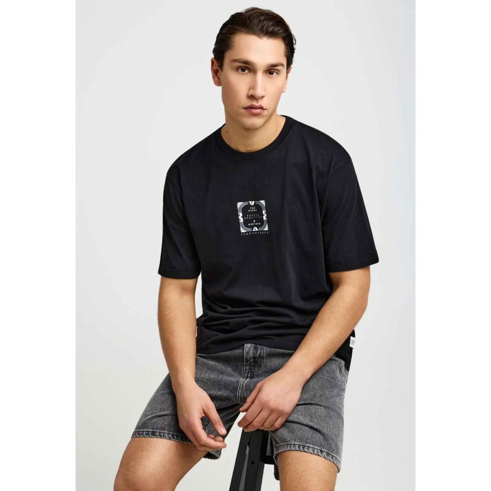 Funky Buddha Ανδρικό T-Shirt FBM013-050-04-BLACK