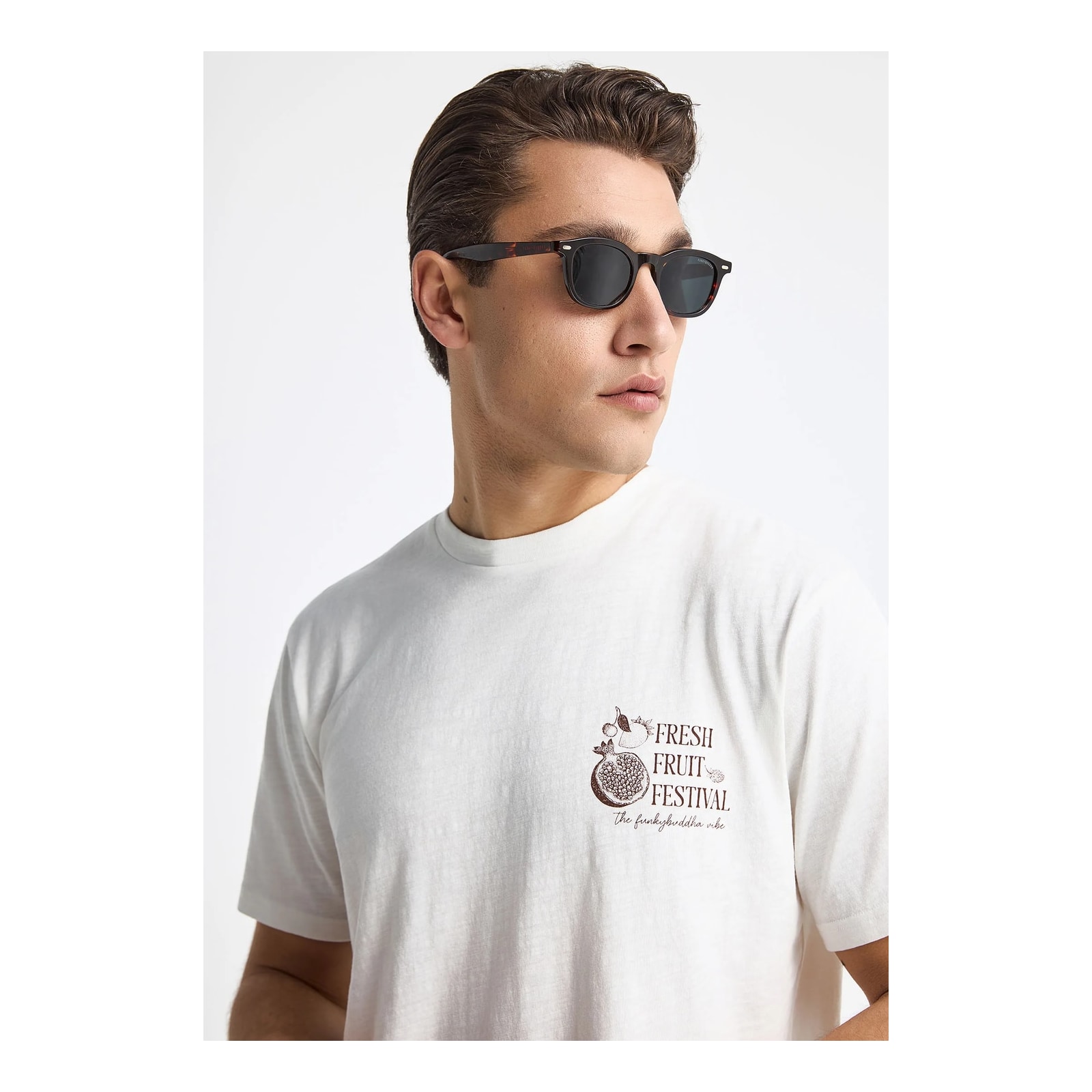 Funky Buddha Ανδρικό βαμβακερό t-shirt με τύπωμα στην πλάτη Off White FBM013-082-04-OFF-WHITE